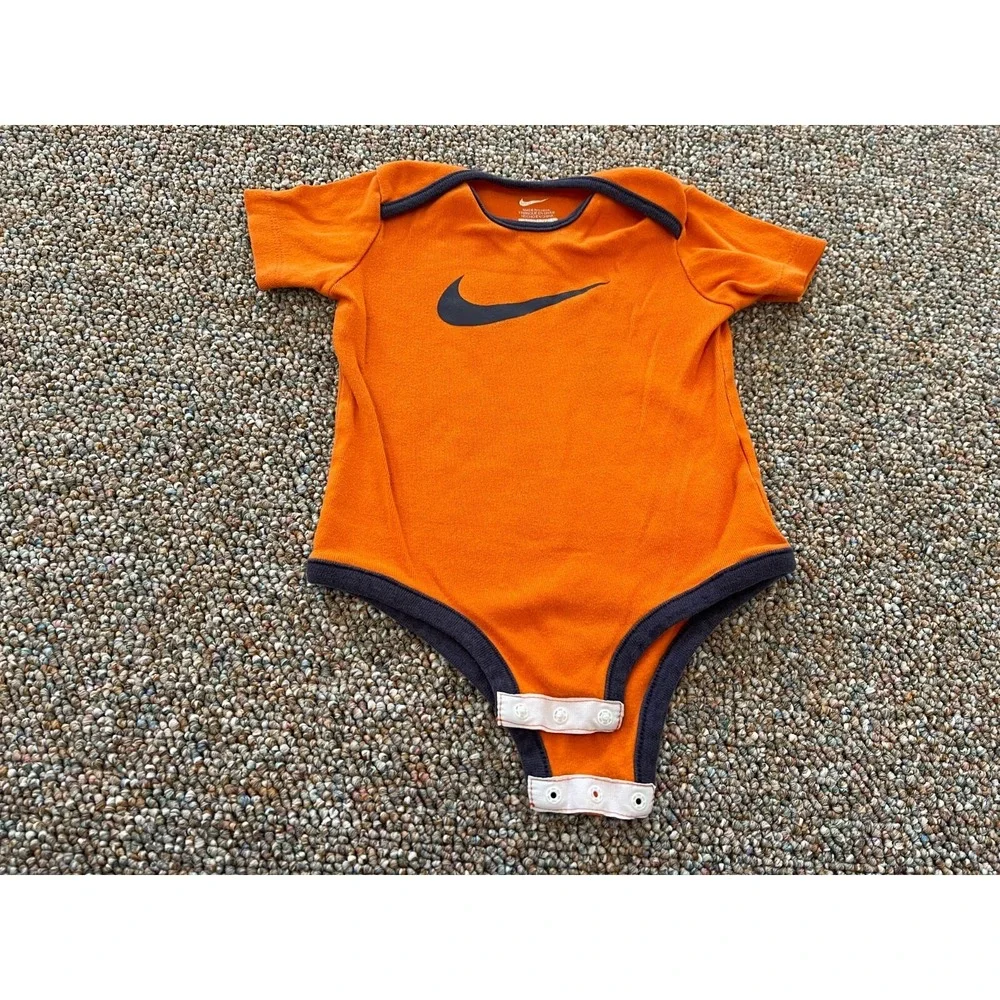 Nike Boys Orange Bodysuit 9-12M